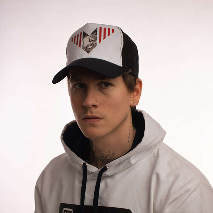 SANTANDER FEKETE TRUCKER